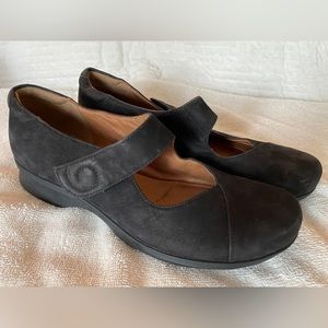 Clarks Artisan Black Mary Janes Leather flat Shoes 6.5 easy on/off with Velcro